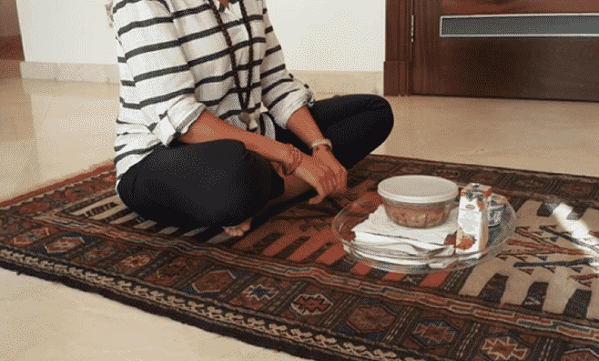 بیشتر روی زمین بنشینید و توانایی بلند شدن را حفظ کنید